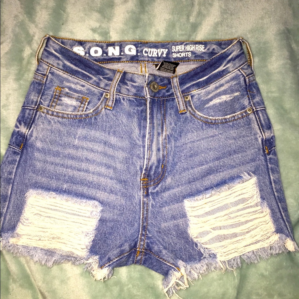 S.O.N.G shorts